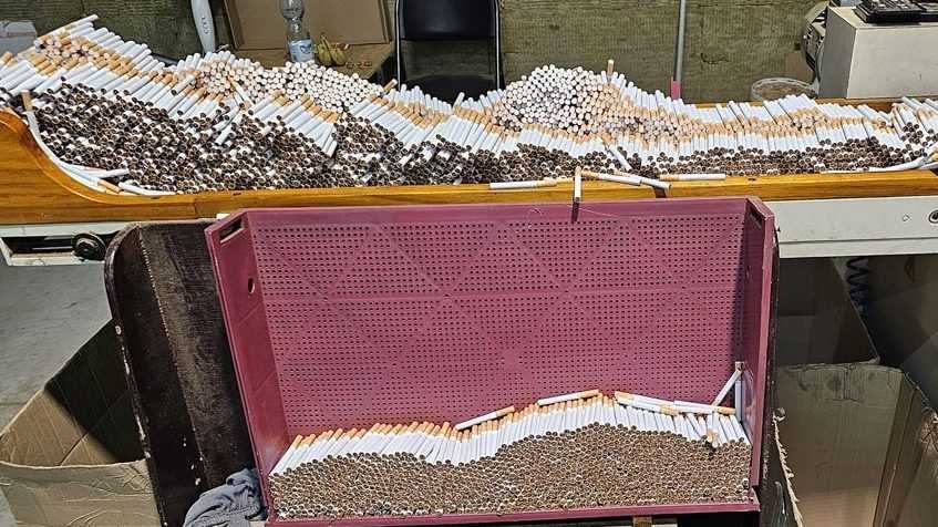 Na sn&Atilde;&Acirc;&shy;mke neleg&Atilde;&Acirc;&iexcl;lne v&Atilde;&Acirc;&frac12;rob&Atilde;&Acirc;a cigariet.