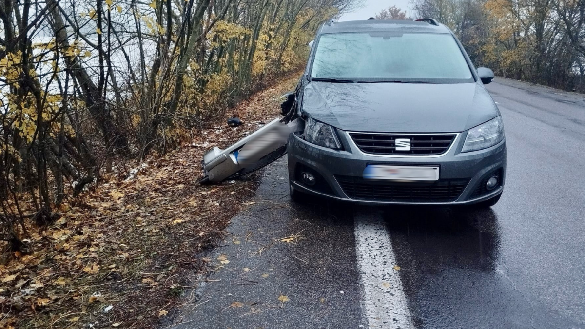 S autom narazila 18-ro&Atilde;&Acirc;n&Atilde;&Acirc;&iexcl; vodi&Atilde;&Acirc;ka do vozidla Seat Alhambra a n&Atilde;&Acirc;&iexcl;sledne do stromu.