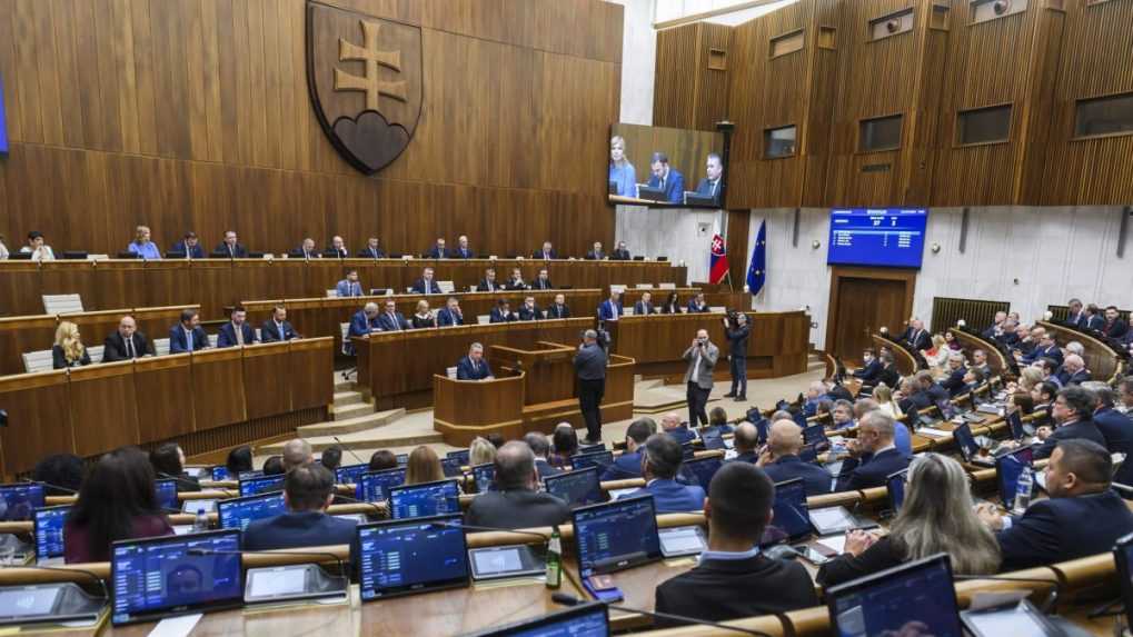 Poslanci prerokujú mimoriadny príspevok pre dôchodcov v skrátenom konaní