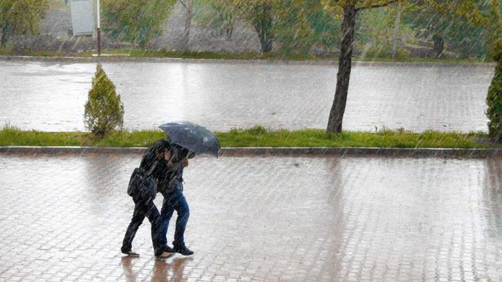 Na Slovensku výrazne poklesol tlak vzduchu. Na niektorých ľudí to môže mať negatívny vplyv