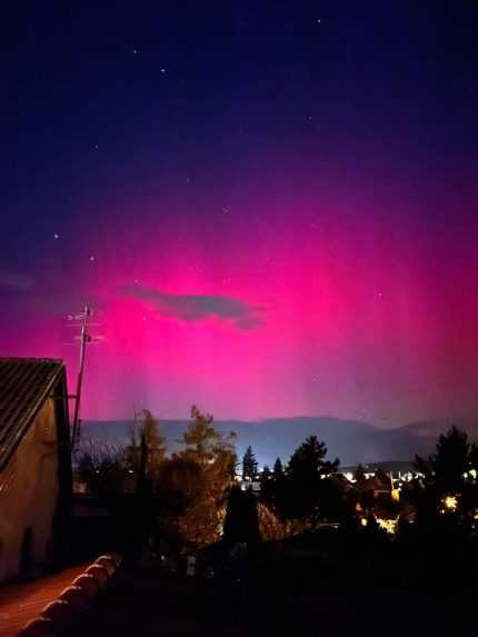 Zmeškali ste nedeľné divadlo na oblohe? Polárna žiara môže byť viditeľná znova, potvrdil astronóm