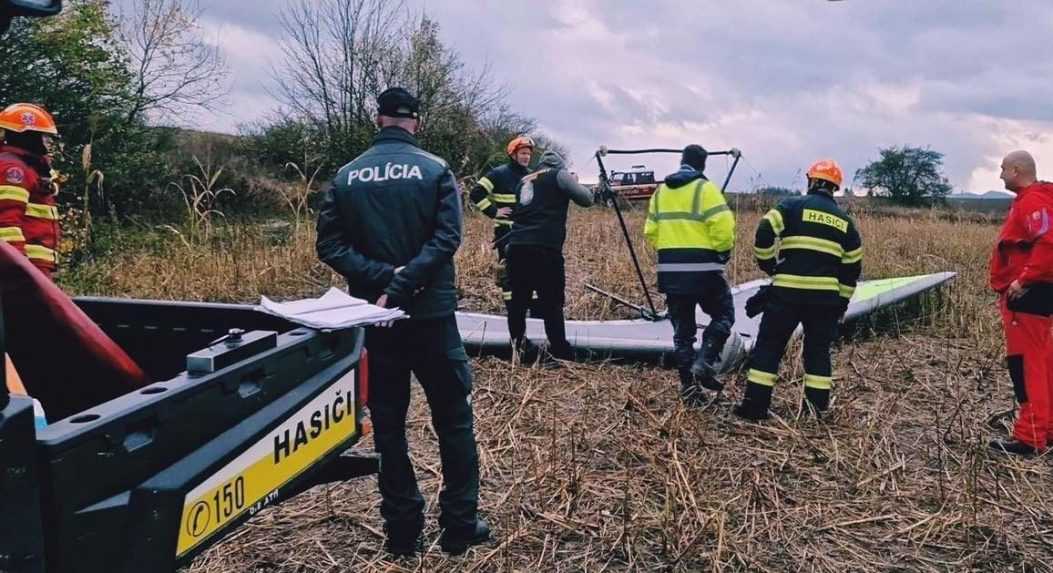 Pilot neprežil nehodu rogala. V korunách stromov ho našli bez známok života