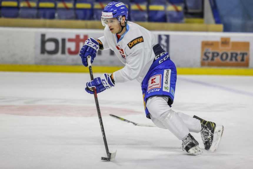 Kochov debut v NHL sa odkladá. Kluby poslali na farmu dvoch Slovákov