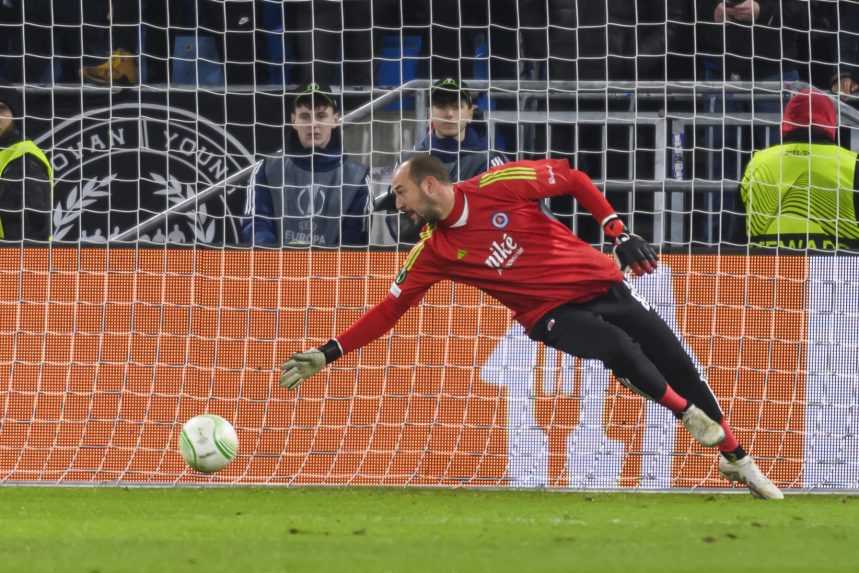 VIDEO: Brankár Borjan videl červenú kartu, Slovan sa so skupinou rozlúčil prehrou