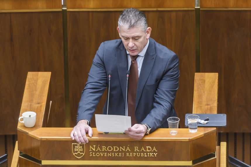 Robert Fico kritizuje obštrukcie v parlamente. Každá hodina navyše sa ráta, reaguje Igor Matovič