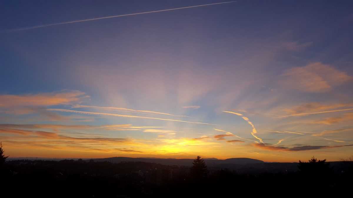 PohÃ„Â¾ad na Alpy z juhozÃƒÂ¡padnÃƒÂ©ho Slovenska.