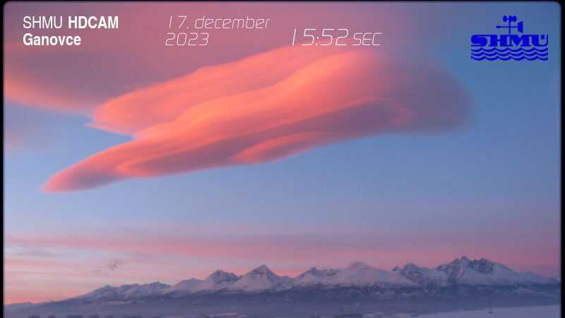 Lenticularis z kamery SHMÃƒÂš v GÃƒÂ¡novciach.