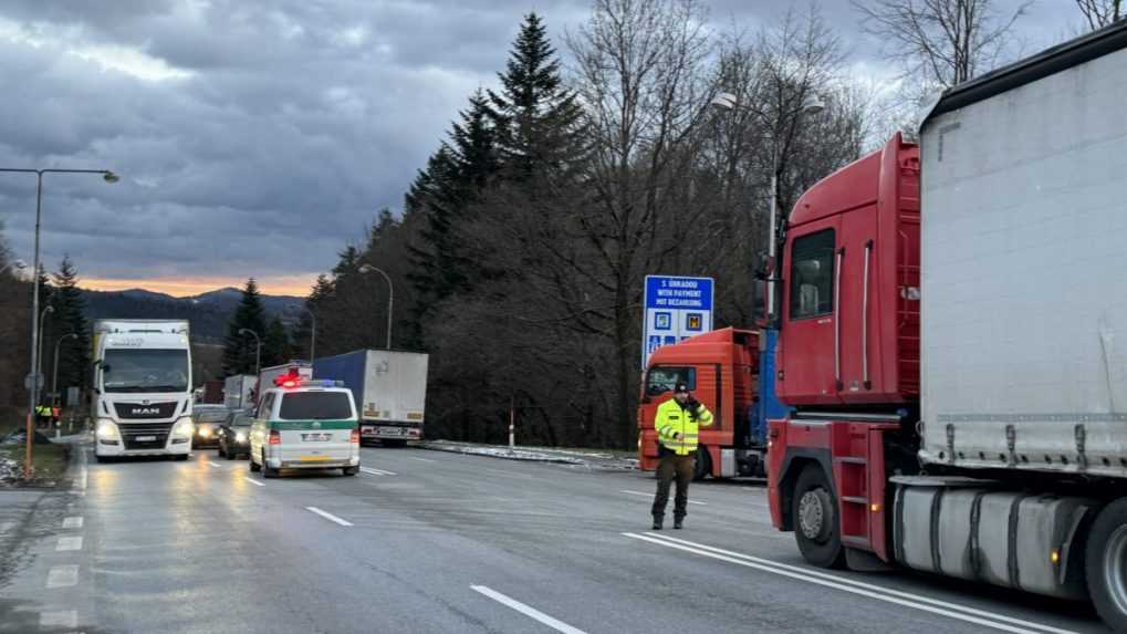 Poľsko bude naďalej kontrolovať hranice so Slovenskom. Krajina predĺžila dočasné kontroly do budúceho roka