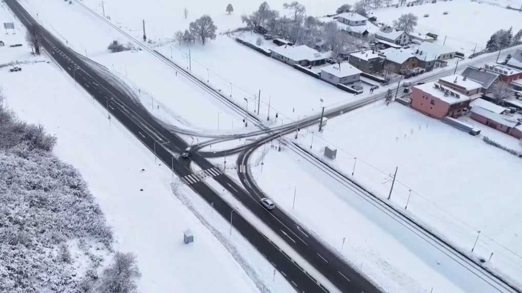 Križovatka smrti pri Rožkovanoch sa dočkala prestavby. V minulosti tam vyhaslo už deväť životov