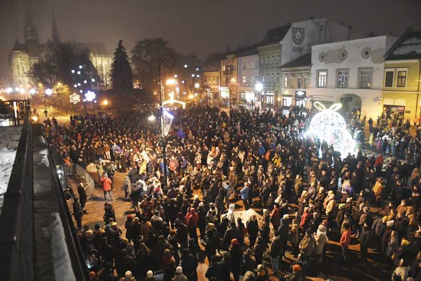 Opozičné protesty proti zámerom vlády pokračujú: Ľudia sa zišli vo viacerých slovenských mestách