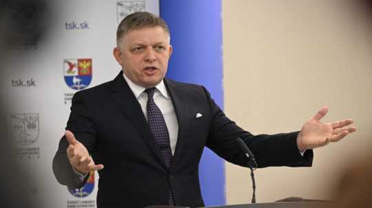 Predseda vlády SR Robert Fico (Smer-SD).