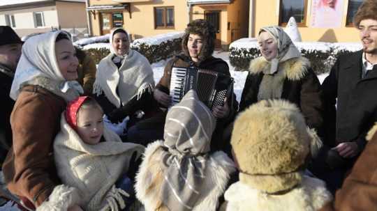 Smižianska Štefanská jazda s folklórnou skupinou Smižančanka.