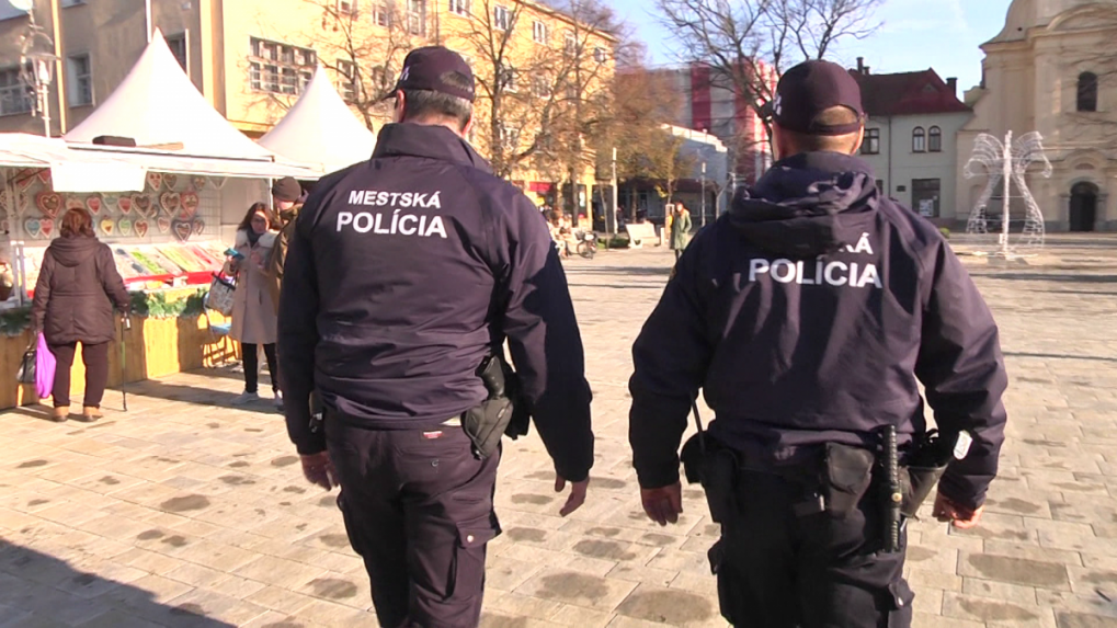 Vreckoví zlodeji číhajú aj pri vianočných nákupoch: Pracujú v skupinách, stačí im pár sekúnd. Na toto si dajte pozor