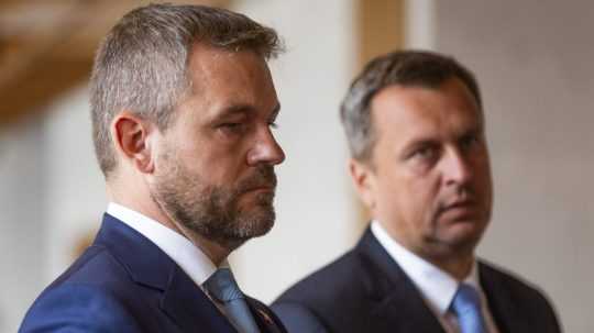 Zľava Peter Pellegrini a Andrej Danko.