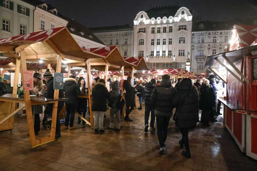 Novoročn&eacute; oslavy v Bratislave.