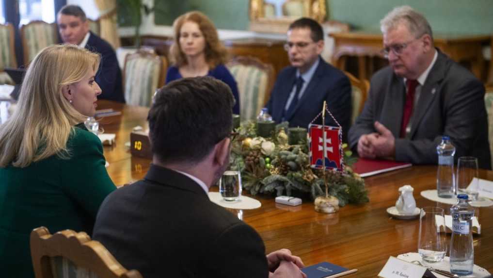 Prezidentka Zuzana Čaputov&aacute; na stretnut&iacute; s pr&aacute;vnymi expertmi a pr&aacute;vnick&yacute;mi autoritami.