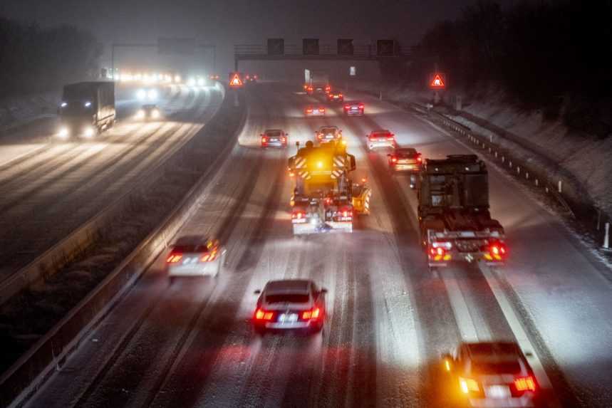 KolÃƒÂ³na ÃƒÂ¡ut na nemeckej diaÃ„Â¾nici.