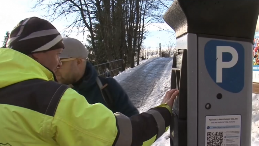 Ďalšie zdražovanie vo Vysokých Tatrách: Turistov prekvapili ceny parkovného. Nie sme najdrahší, tvrdí primátor