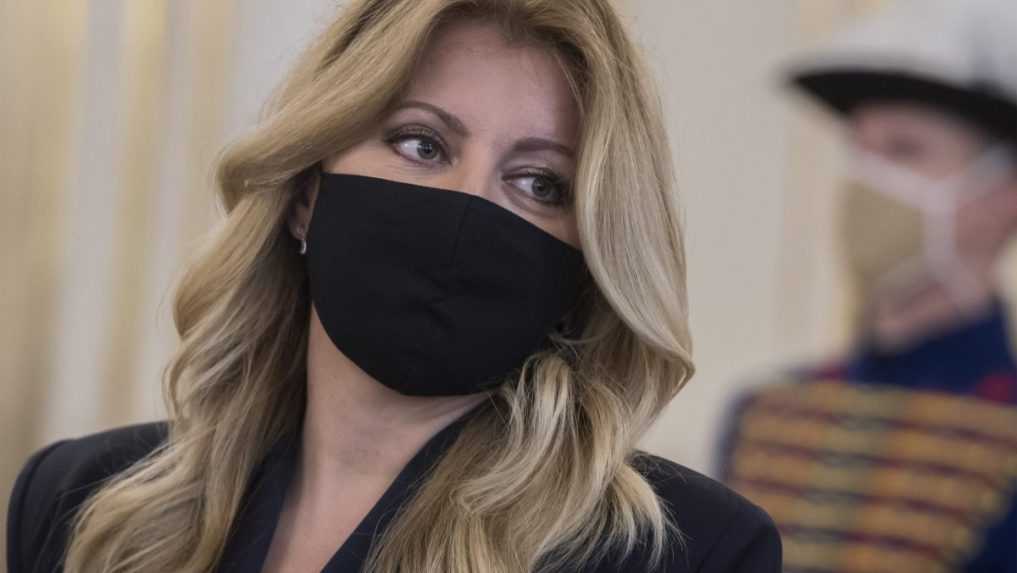 Prezidentka s r&uacute;&scaron;kom počas pand&eacute;mie koronav&iacute;rusu.