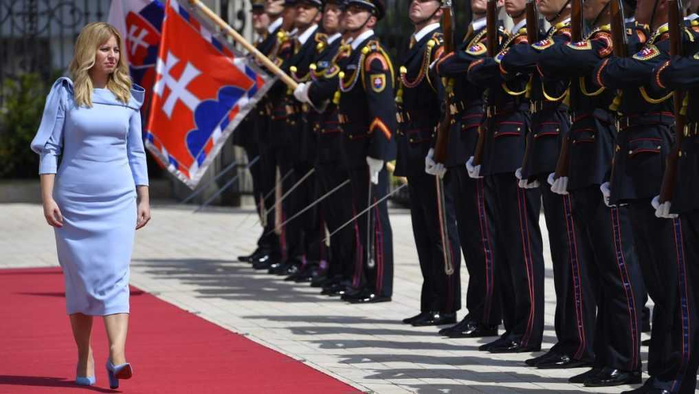 Prezidentka Zuzana &Atilde;&Acirc;aputov&Atilde;&Acirc;&iexcl; po&Atilde;&Acirc;as prehliadky jednotiek Ozbrojen&Atilde;&Acirc;&frac12;ch s&Atilde;&Acirc;&shy;l SR.