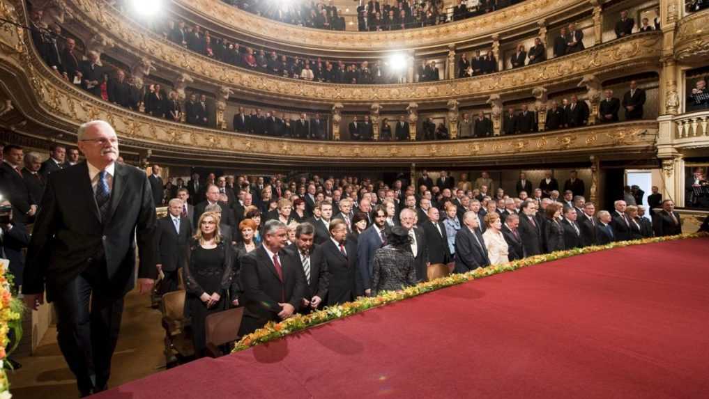 Prezident SR Ivan Ga&scaron;parovič prich&aacute;dza na sl&aacute;vnostn&uacute; inaugur&aacute;ciu.