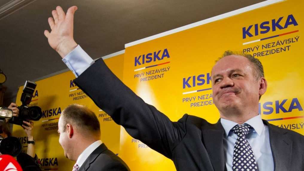 Kandid&aacute;t na prezidenta SR Andrej Kiska počas volebnej noci.
