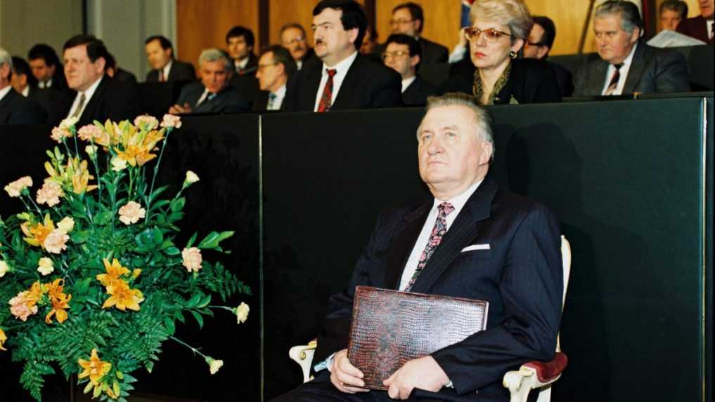 Poslanci zvolili Michala Kov&aacute;ča za prezidenta SR.