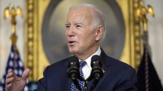 Joe Biden v diplomatickej prijímacej miestnosti Bieleho domu.