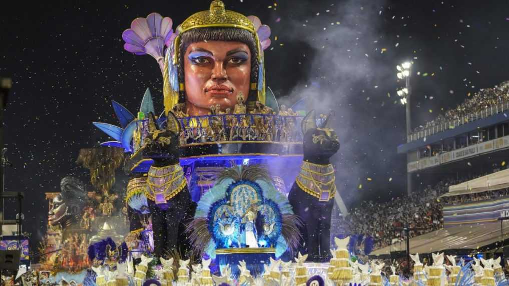 Ikonický karneval v Riu de Janeiro tento rok sprevádzajú dva závažné problémy