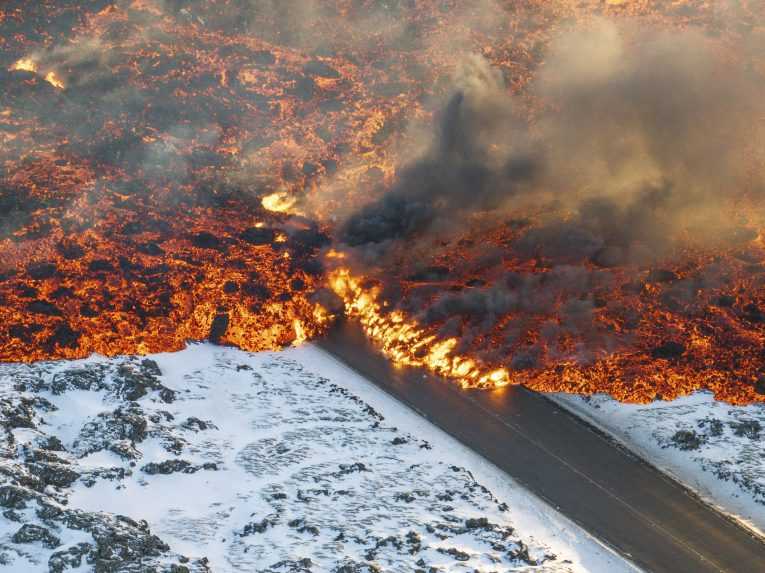 Sopečná aktivita na Islande ustáva. Vedci však varujú pred ďalšími erupciami