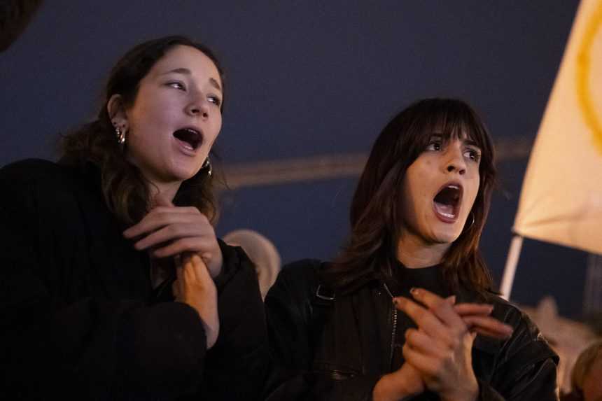 Protest v Budape&Atilde;&Acirc;&iexcl;ti.