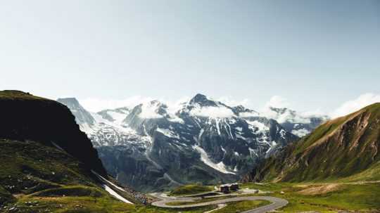 Vrch Grossglockner v rakúskych Alpách.