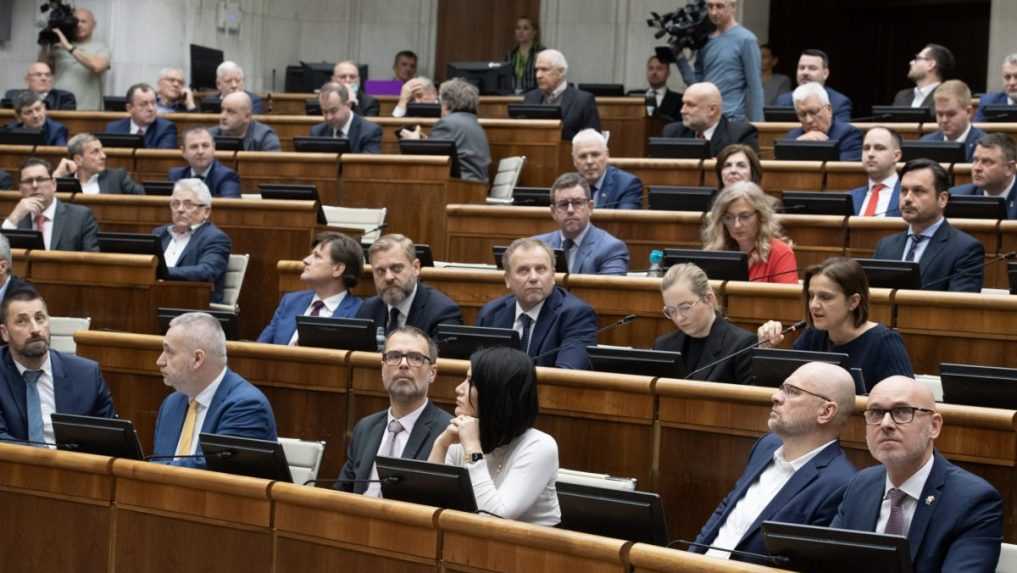 Pre novelu Trestného zákona podala opozícia ústavnú sťažnosť. Podporili ju desiatky opozičných poslancov