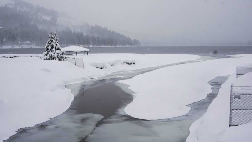 FOTO: Sierra Nevadu zasiahla silná snehová búrka, očakávajú tri metre snehu