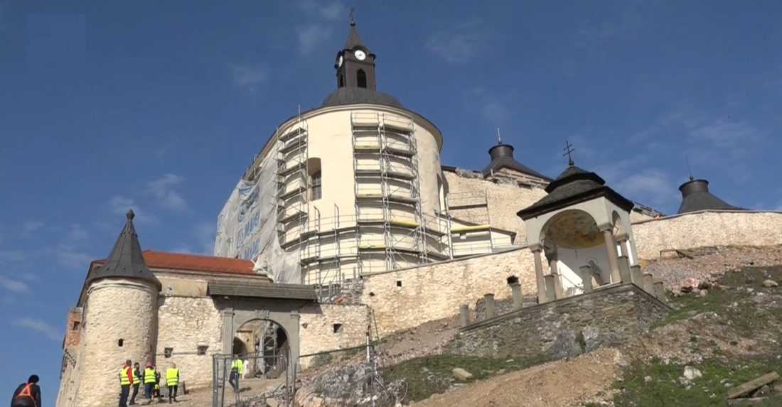 Prešlo 12 rokov od požiaru Krásnej Hôrky, stavebný ruch však nastal až po 10 rokoch. Ako pokračujú práce?