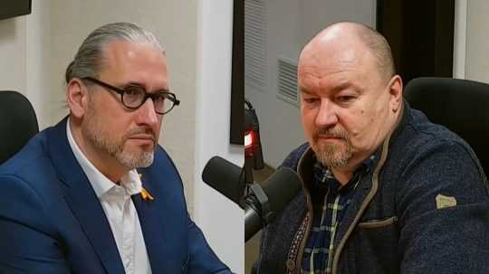 Na snímke sprava Martin Hojsík (PS) a Rudolf Huliak (SNS).