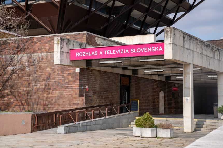 Vyšší príjem z reklám môže byť v protiklade s hlavným poslaním médií verejnej služby, tvrdí odborník