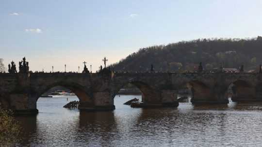 Karlov most v Prahe.