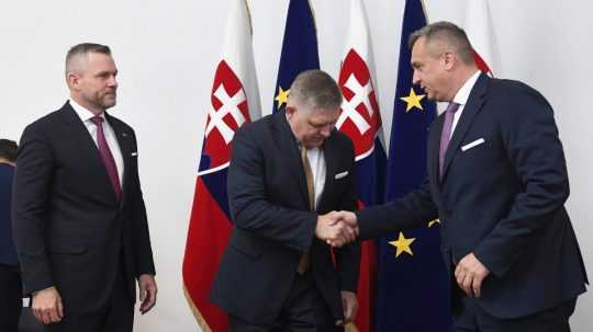 Zľava Peter Pellegrini, Robert Fico a Andrej Danko.