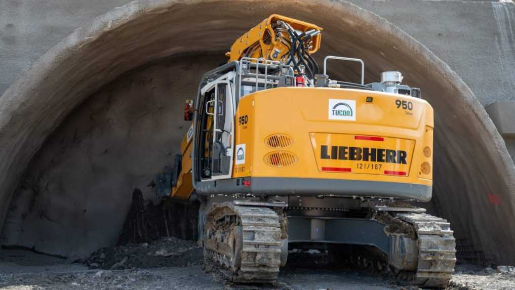 FOTO: Na severnom obchvate Prešova pribudne nový tunel. Začalo sa s razením Okruhliaka