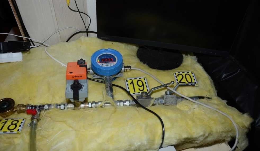 Na snÃƒÂ­mke zariadenie na odÃ„ÂerpÃƒÂ¡vanie nafty z produktovodu.