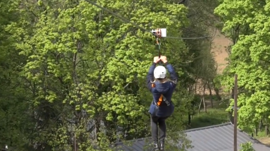 Na snímke zipline dráha v Gombaseku.