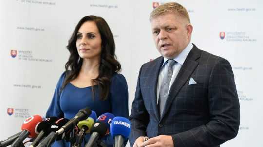 Na snímke Zuzana Dolinková a Robert Fico.