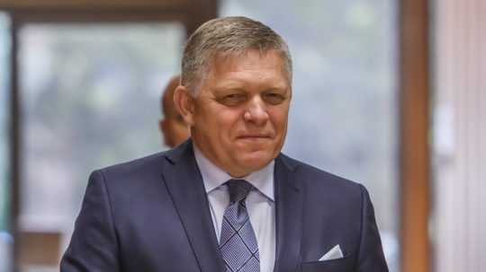 Predseda vlády SR Robert Fico (Smer-SD).