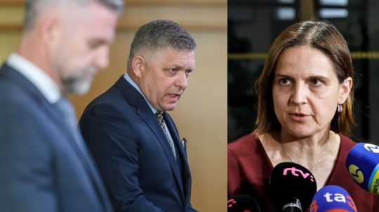 Zľava Tibor Gašpar, Robert Fico a Mária Kolíková.