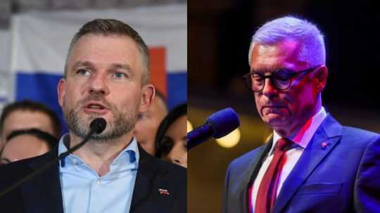 Vpravo Peter Pellegrini, vľavo Ivan Korčok.