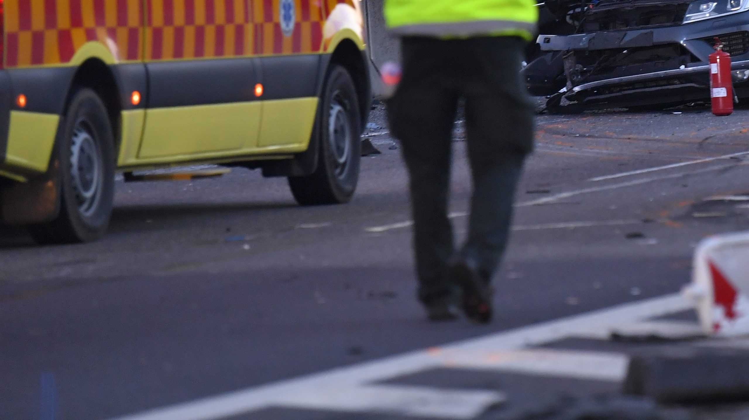 Zr&aacute;žka dvoch &aacute;ut na v&yacute;chode si vyžiadala život vodiča, zranenia utrpeli aj deti