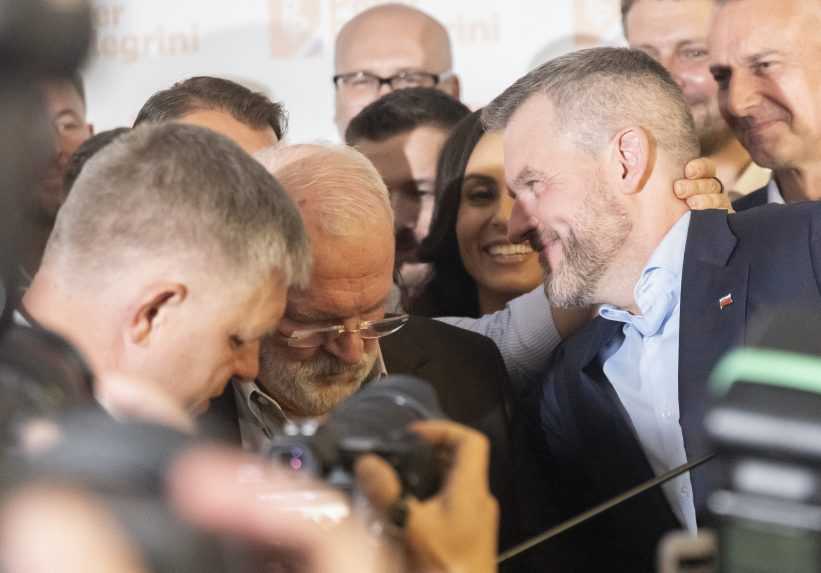 Na snímke Peter Pellegrini a Ivan Gašparovič.