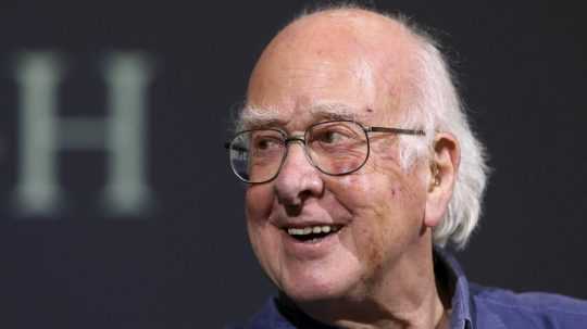 Na snímke Peter Higgs.