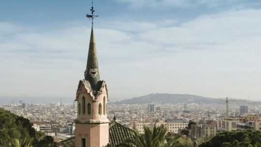 Pohľad na Barcelonu z Parku Güell.